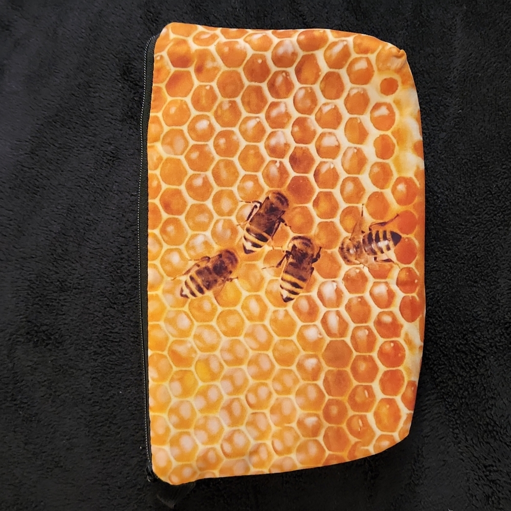 NEW- Cosmetic bag- Bees 🐝